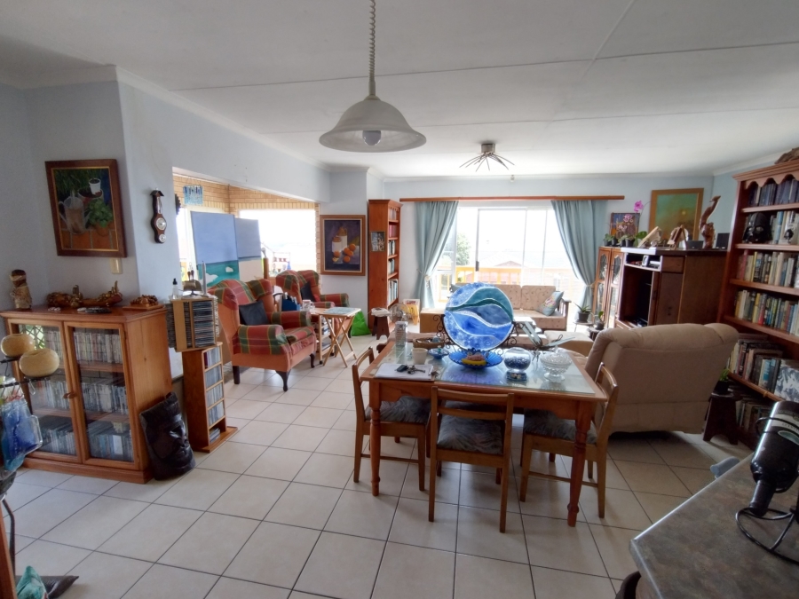 3 Bedroom Property for Sale in Wavecrest Eastern Cape